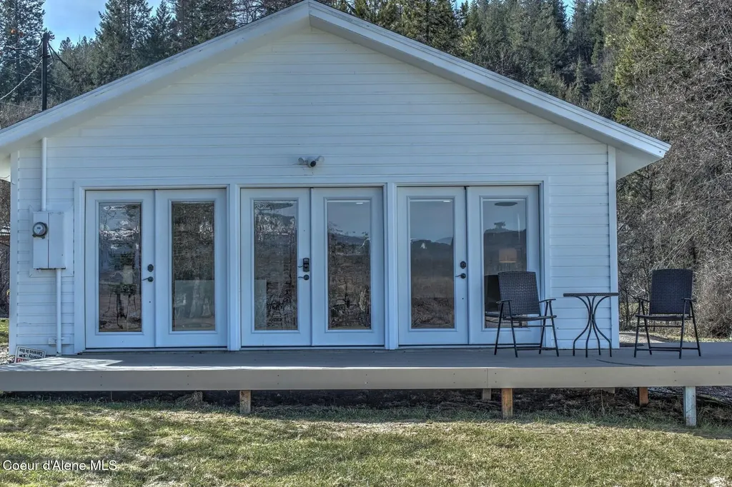 6955 Apple Alley Bonners Ferry ID 83805