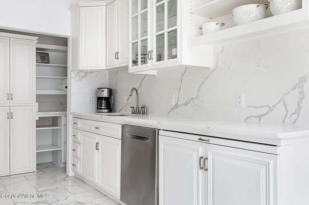 6955 Apple Alley Bonners Ferry ID 83805
