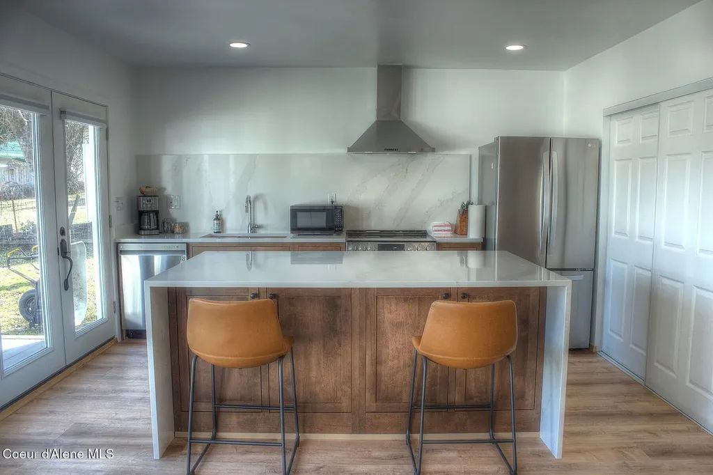 6955 Apple Alley Bonners Ferry ID 83805