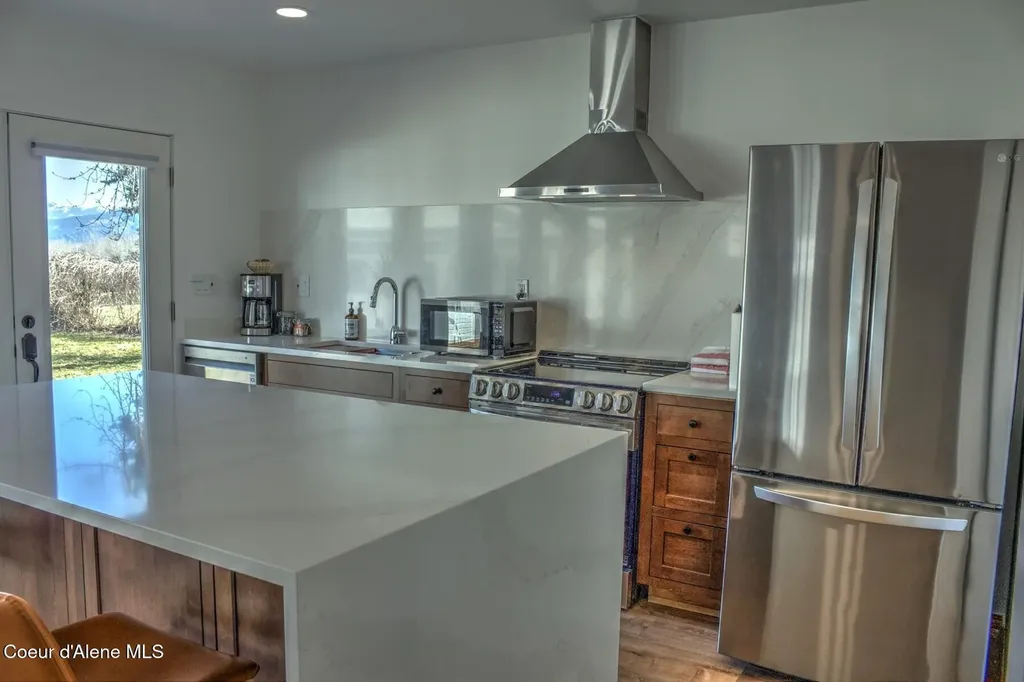 6955 Apple Alley Bonners Ferry ID 83805