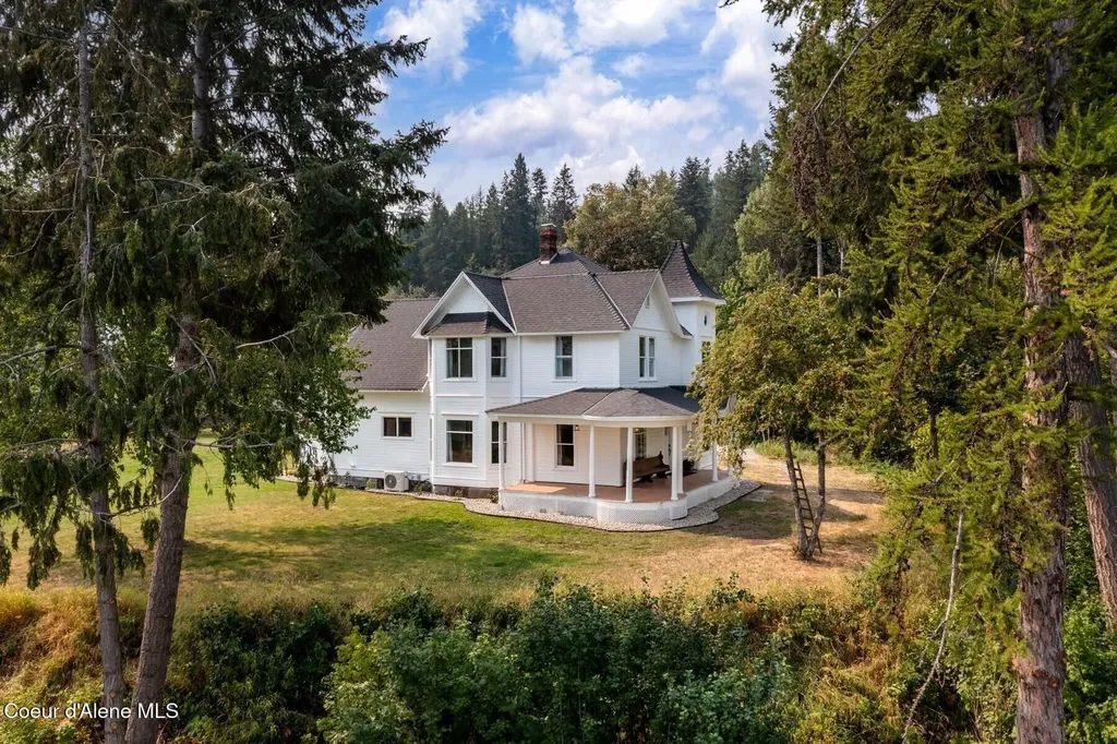 6955 Apple Alley Bonners Ferry ID 83805