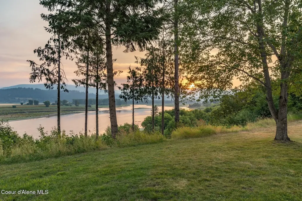 6955 Apple Alley Bonners Ferry ID 83805