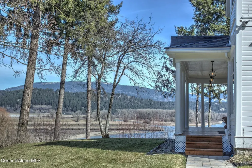6955 Apple Alley Bonners Ferry ID 83805