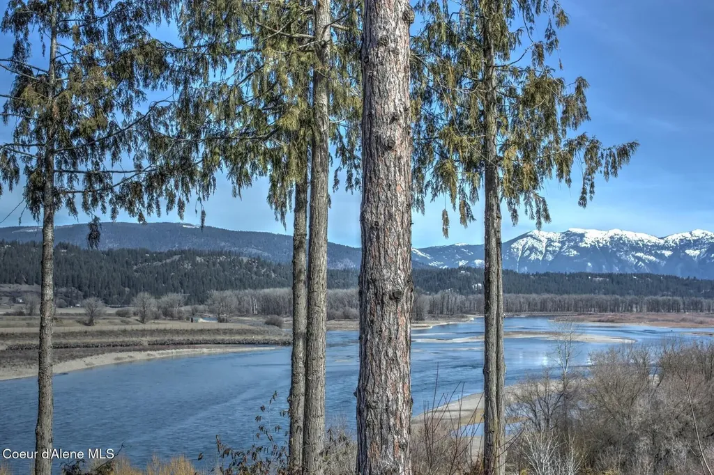 6955 Apple Alley Bonners Ferry ID 83805