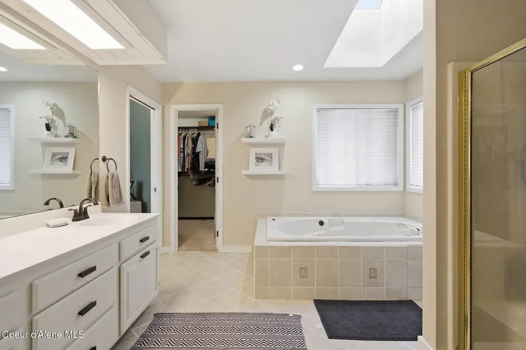 611 Ponder Point Drive Sandpoint ID 83864