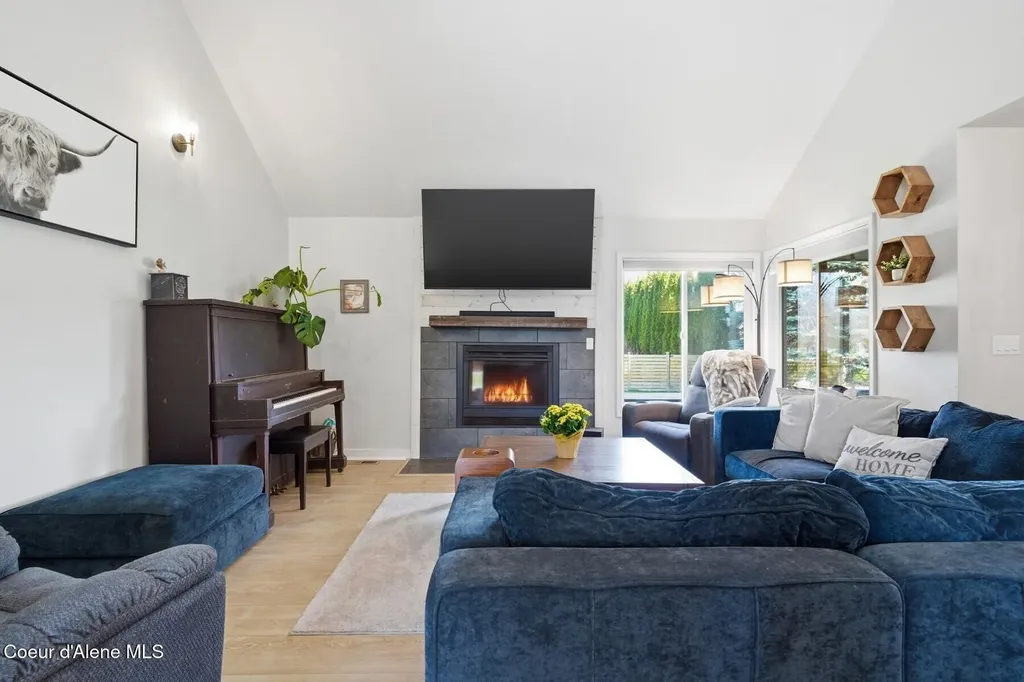 611 Ponder Point Drive Sandpoint ID 83864