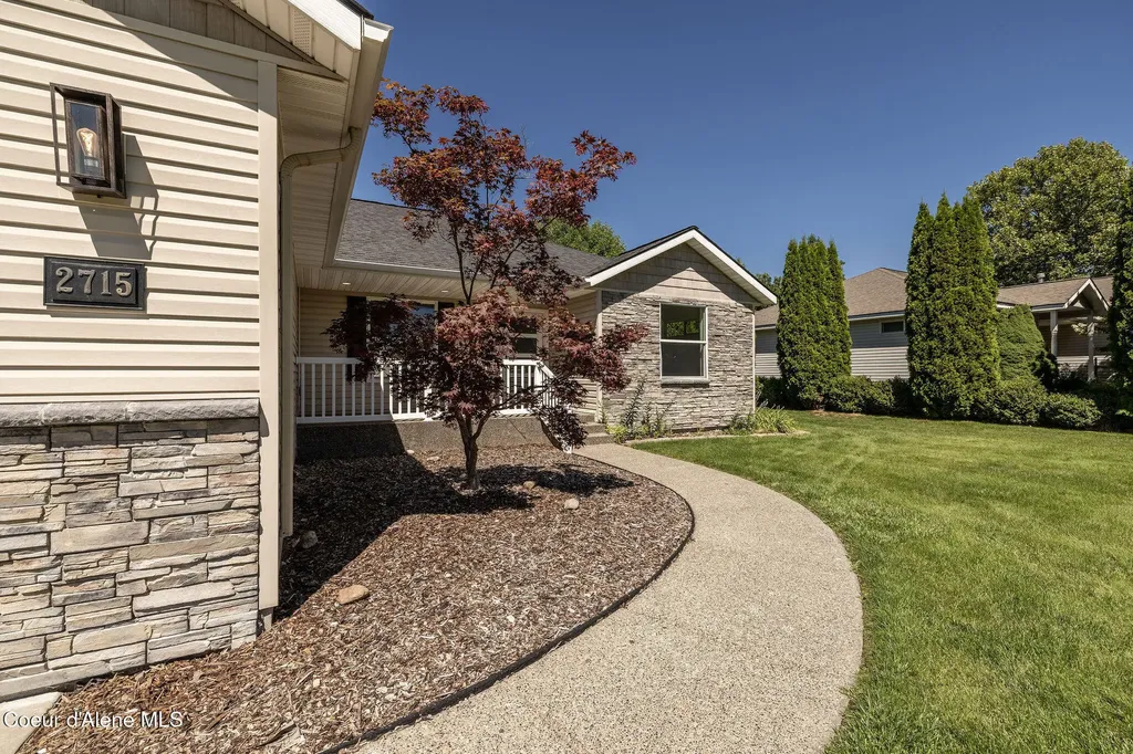 2715 W Broadmoore Drive Hayden ID 83835