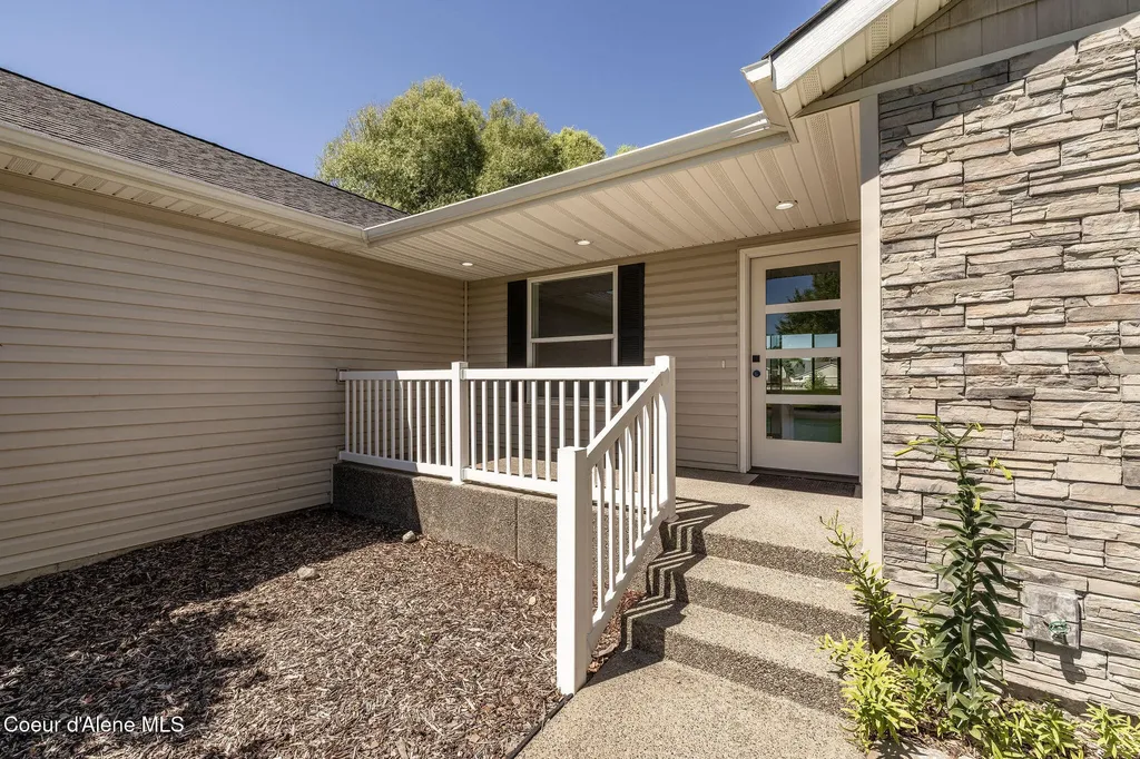 2715 W Broadmoore Drive Hayden ID 83835