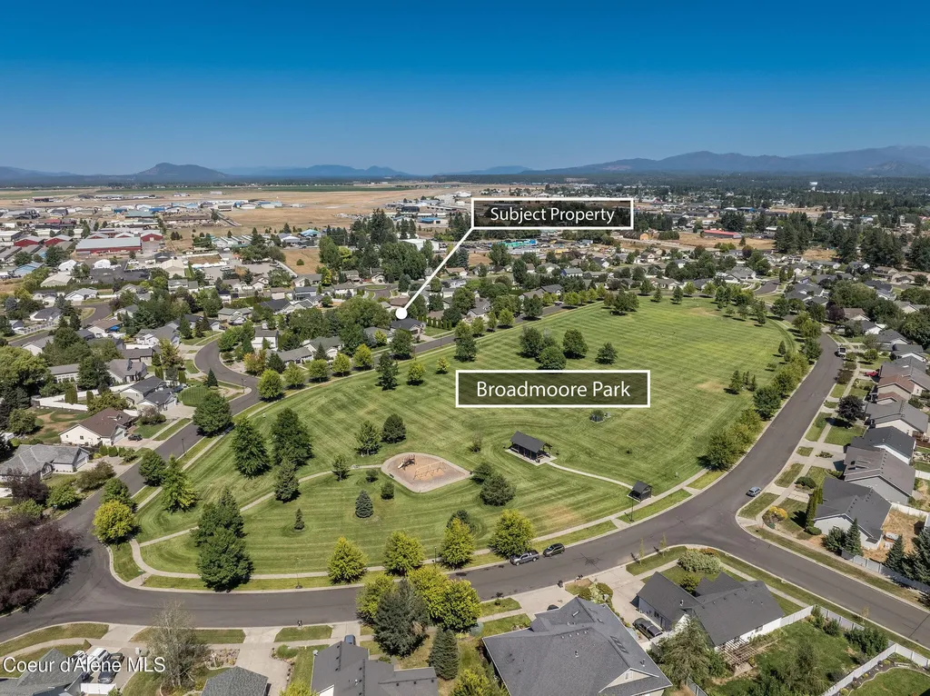 2715 W Broadmoore Drive Hayden ID 83835