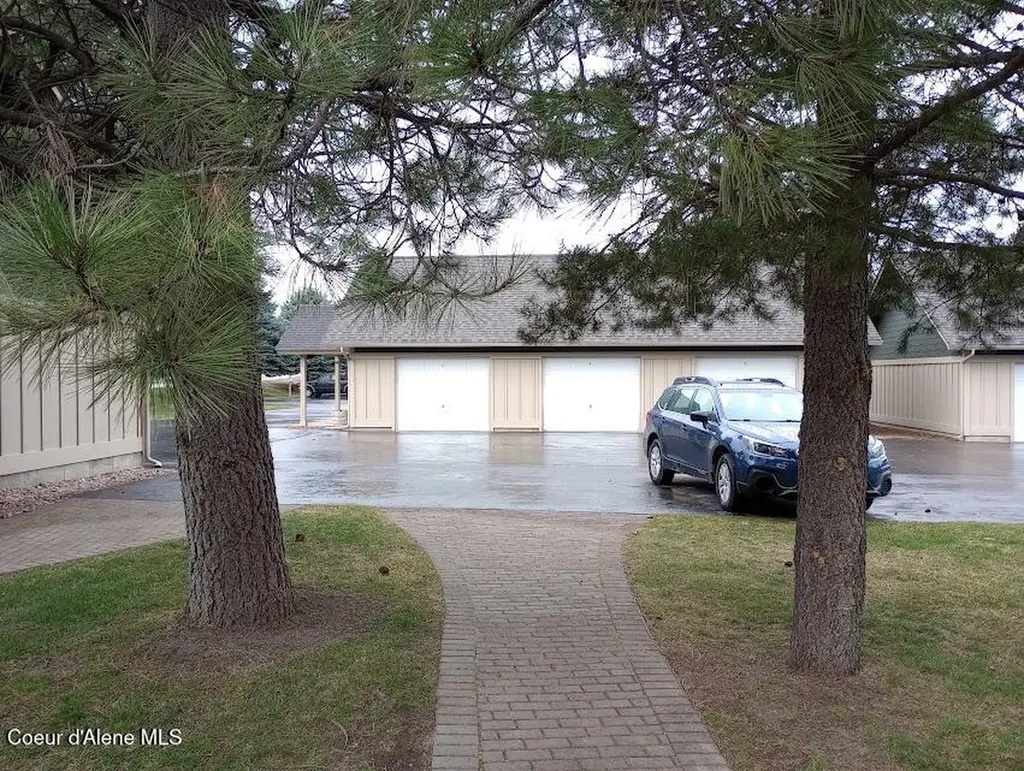 29 C Chardonnay Drive Blanchard ID 83804
