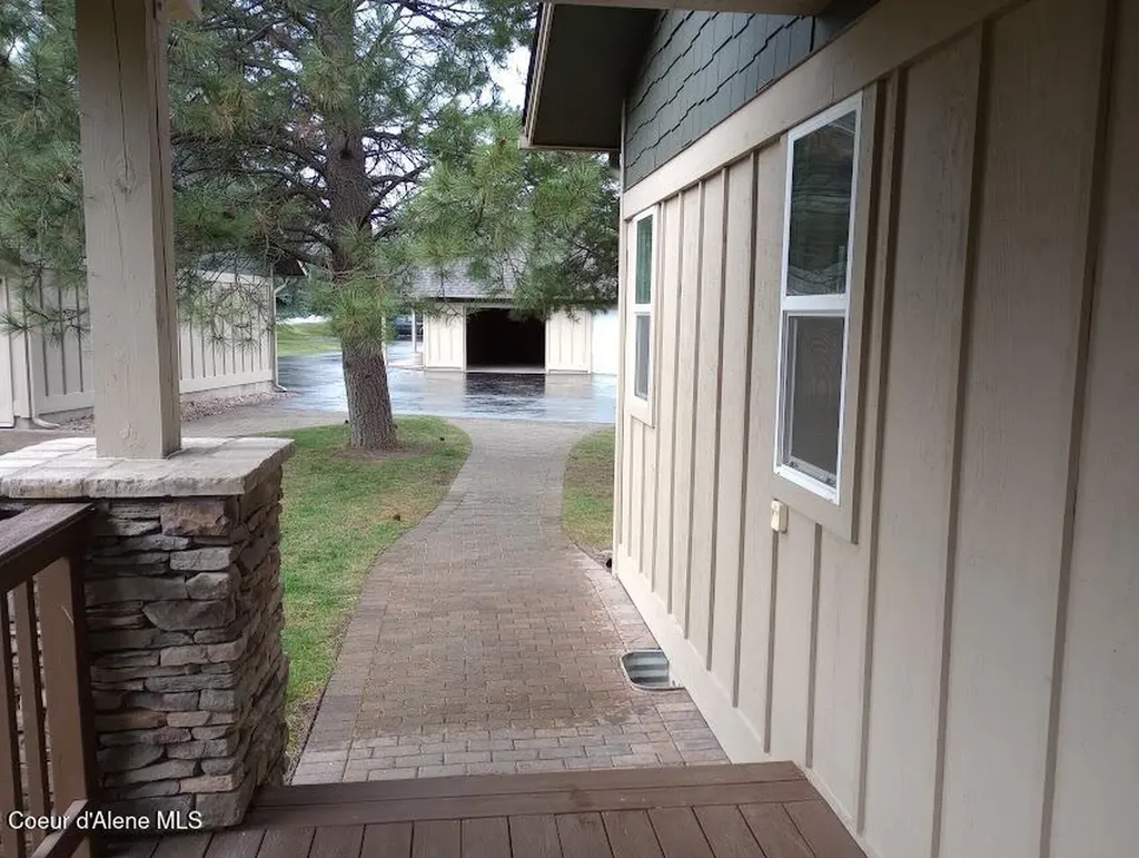 29 C Chardonnay Drive Blanchard ID 83804