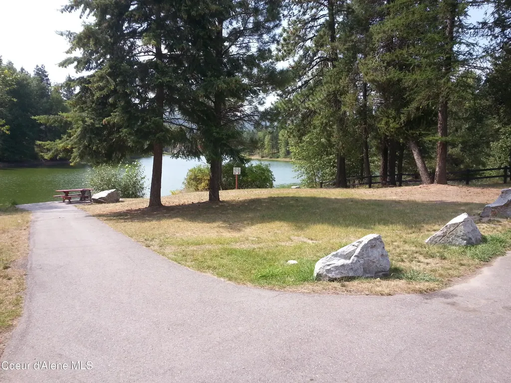 29 C Chardonnay Drive Blanchard ID 83804