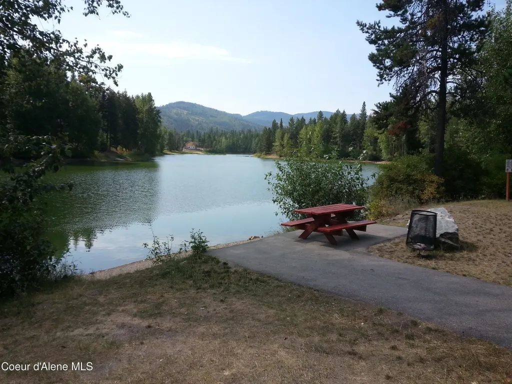 29 C Chardonnay Drive Blanchard ID 83804