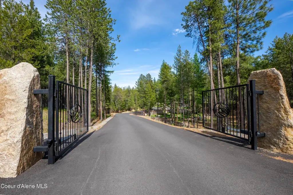 893 Pinnacle Bonners Ferry ID 83805