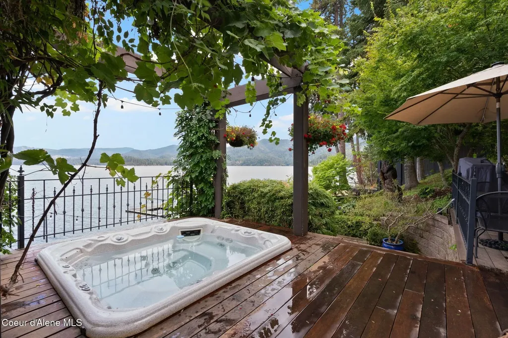 5357 E Hayden Lake Road Hayden ID 83835