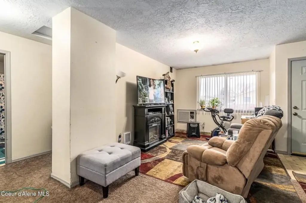 3024 N Hogan Street Spokane WA 99207