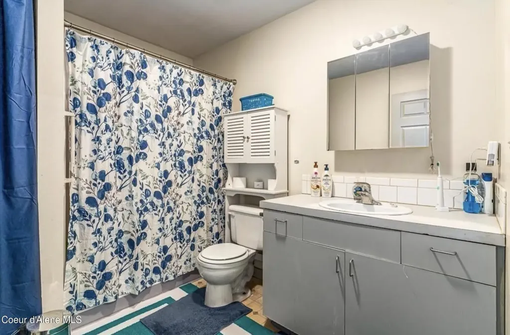3024 N Hogan Street Spokane WA 99207