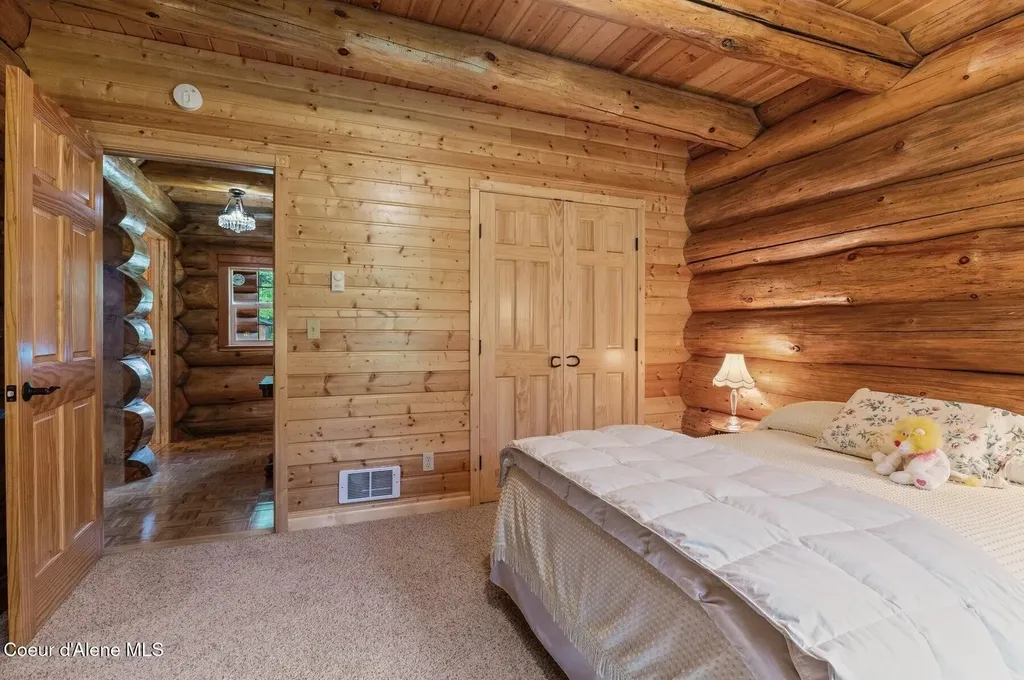 1198 Mountain View Drive Sandpoint ID 83864