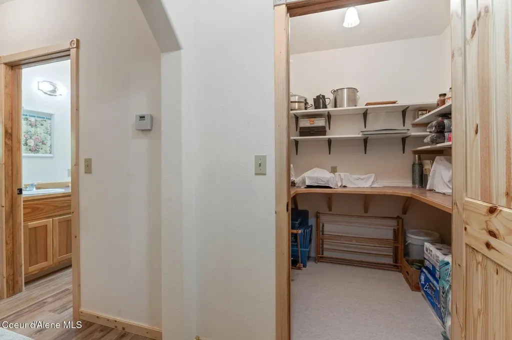 1198 Mountain View Drive Sandpoint ID 83864