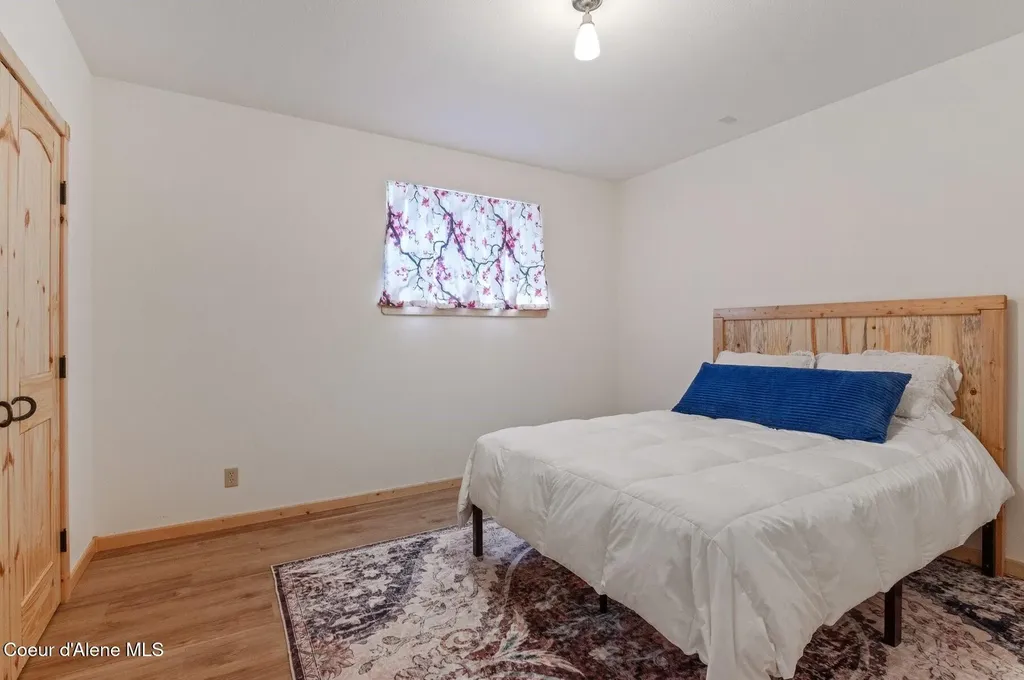 1198 Mountain View Drive Sandpoint ID 83864
