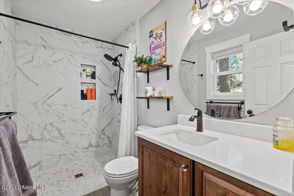 602 S Shoreline Court Post Falls ID 83854