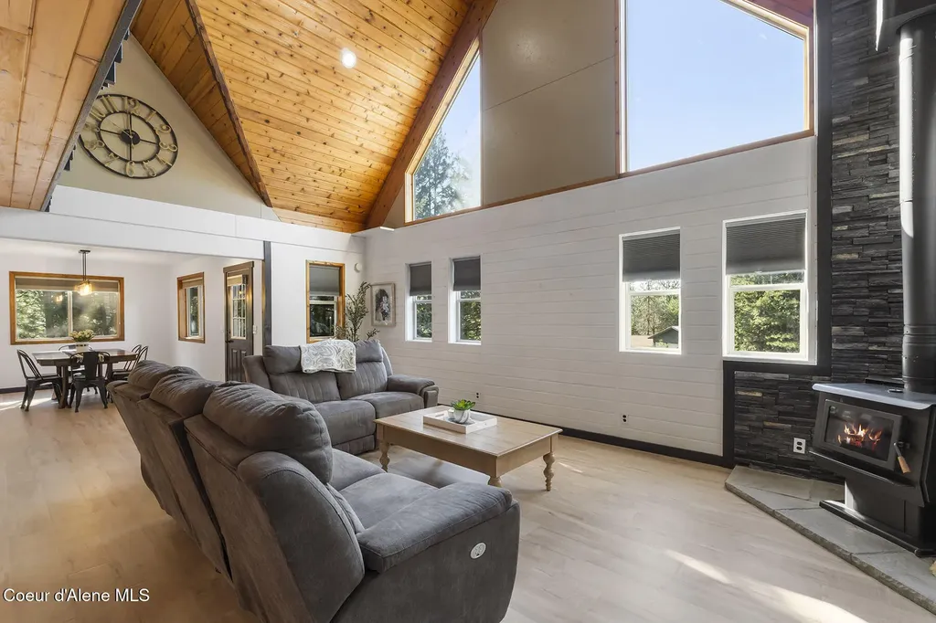 15826 W Hollister Hills Drive Hauser ID 83854