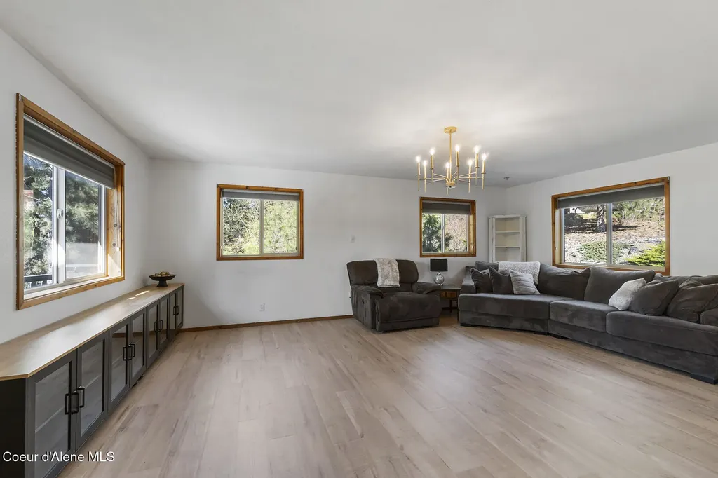 15826 W Hollister Hills Drive Hauser ID 83854