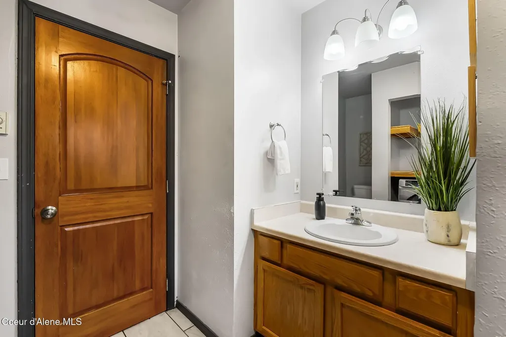 526 Mountain View Road Clark Fork ID 83811