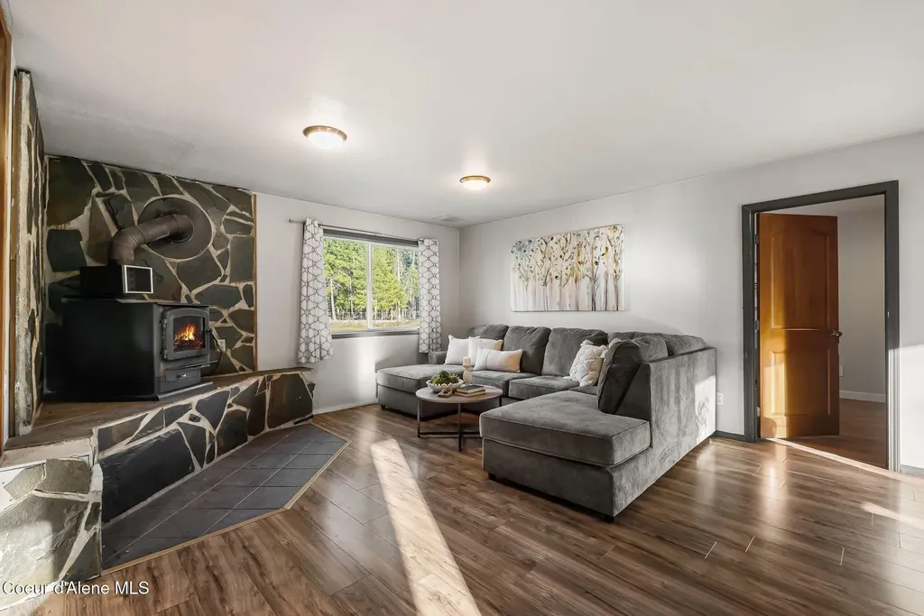 526 Mountain View Road Clark Fork ID 83811