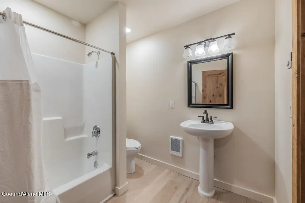 1147 Wooded Acres Drive Sagle ID 83860