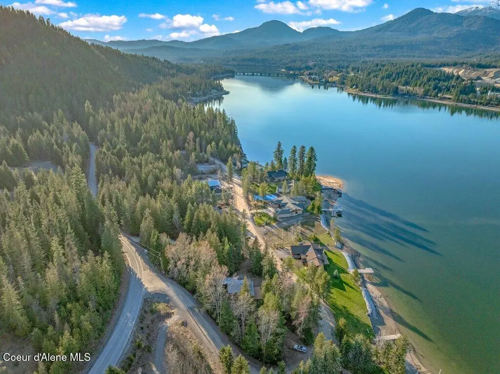 1147 Wooded Acres Drive Sagle ID 83860