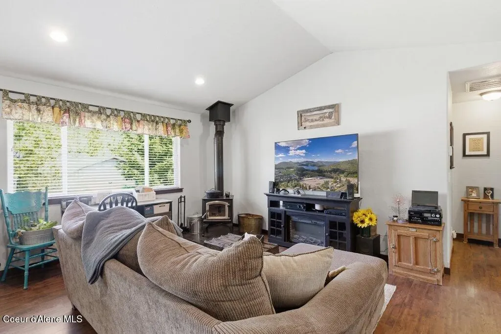 4322 W Delaware Street Spirit Lake ID 83869