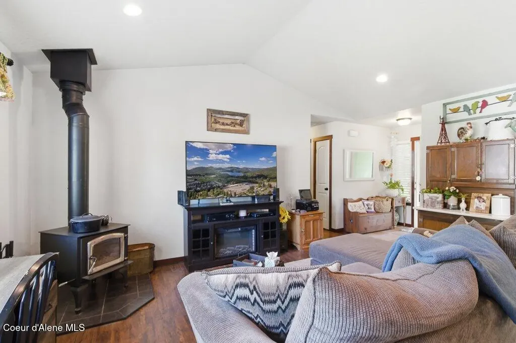 4322 W Delaware Street Spirit Lake ID 83869