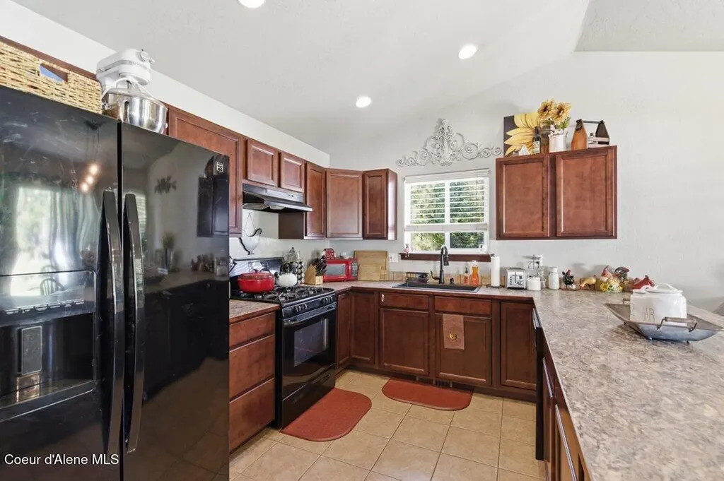 4322 W Delaware Street Spirit Lake ID 83869