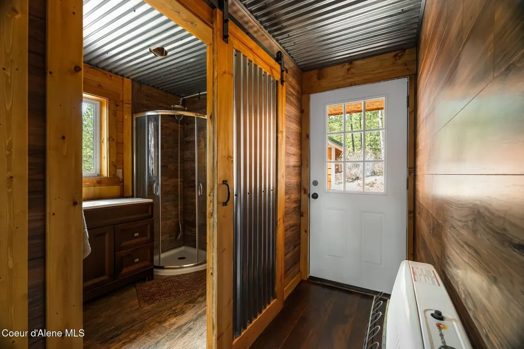 595 Snowcat Lane Bonners Ferry ID 83805