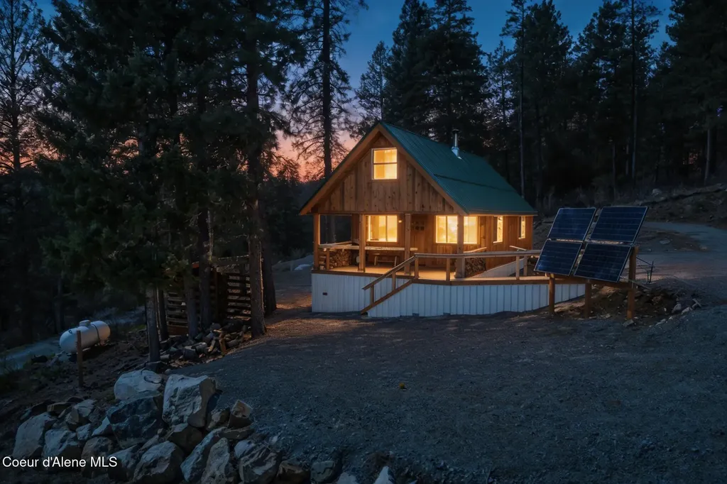 595 Snowcat Lane Bonners Ferry ID 83805
