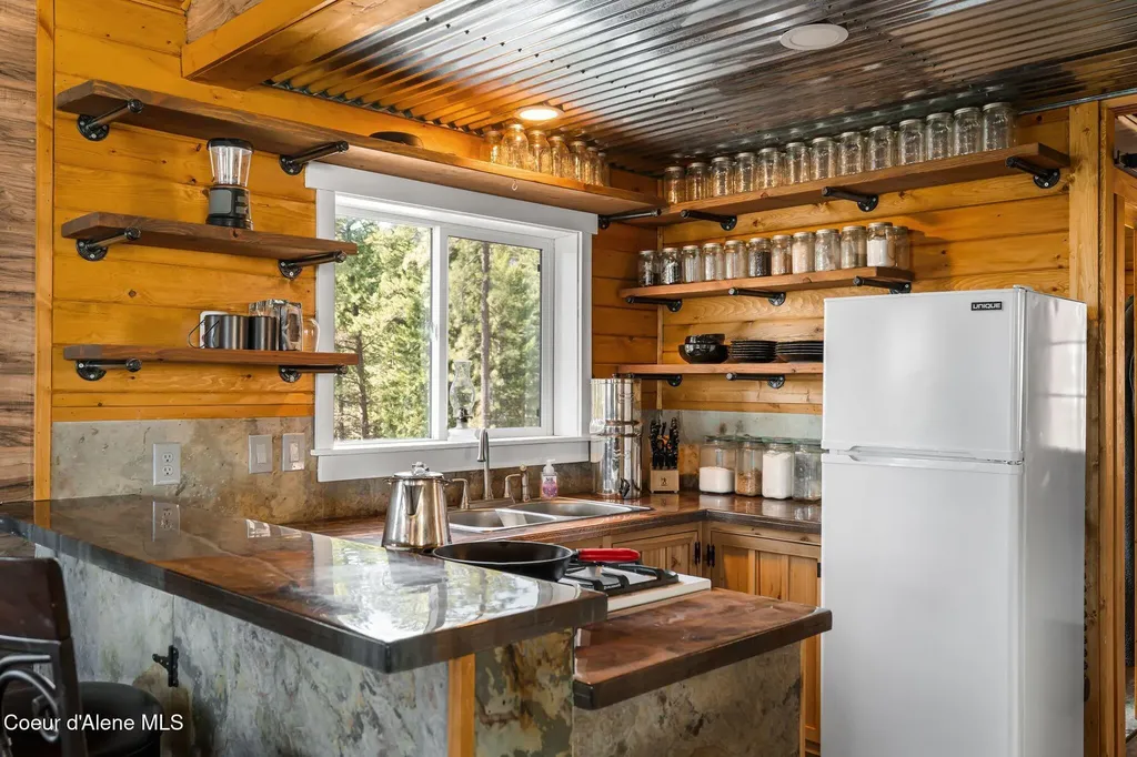 595 Snowcat Lane Bonners Ferry ID 83805