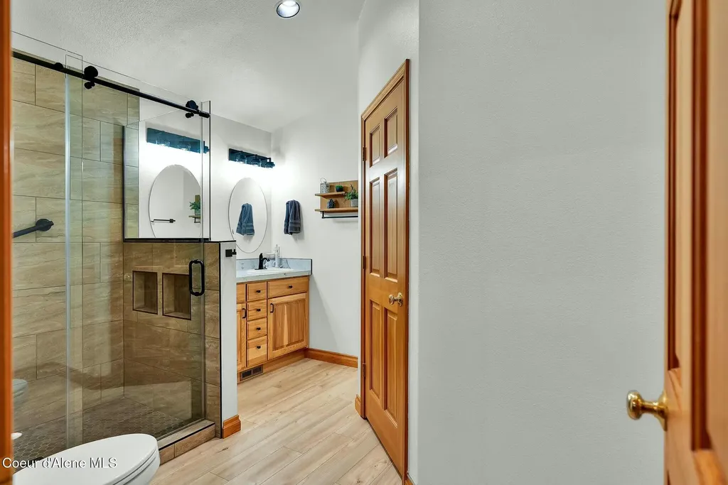 60191 Highway 200 Clark Fork ID 83811