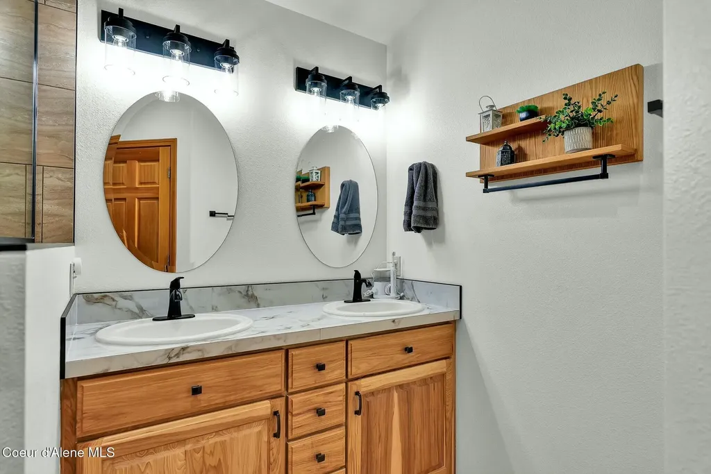 60191 Highway 200 Clark Fork ID 83811