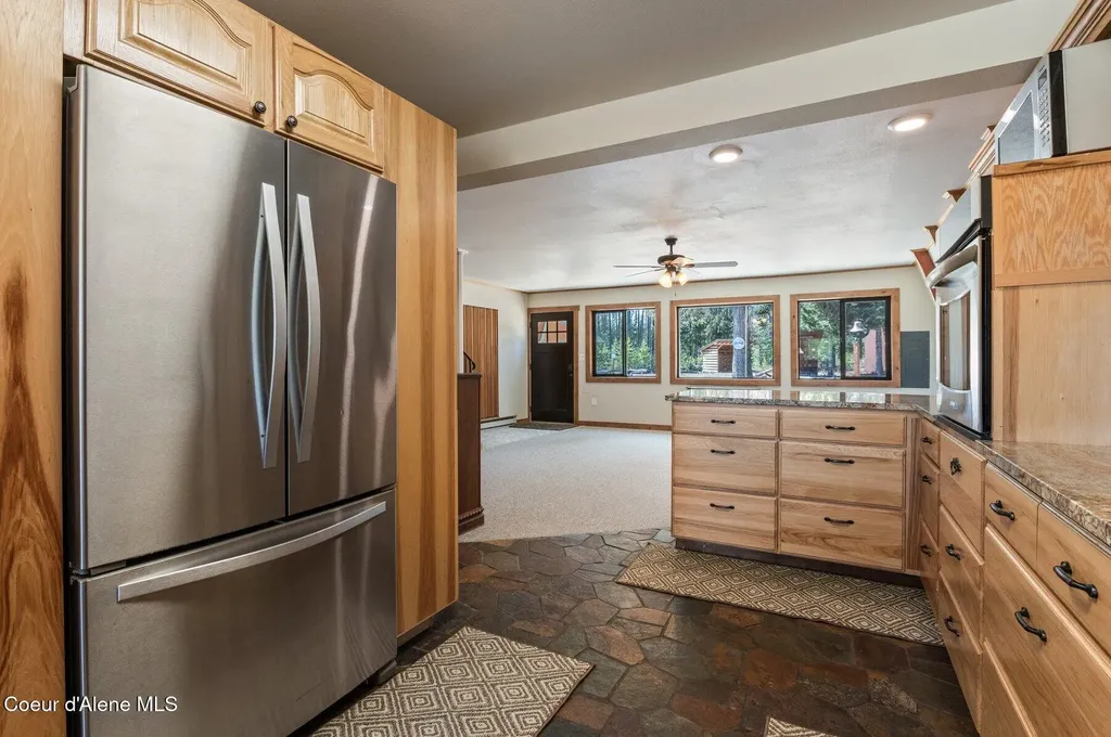 762 Reeder Bay Road Nordman ID 83848