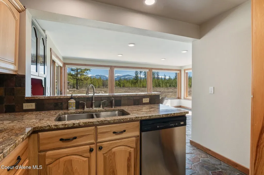 762 Reeder Bay Road Nordman ID 83848