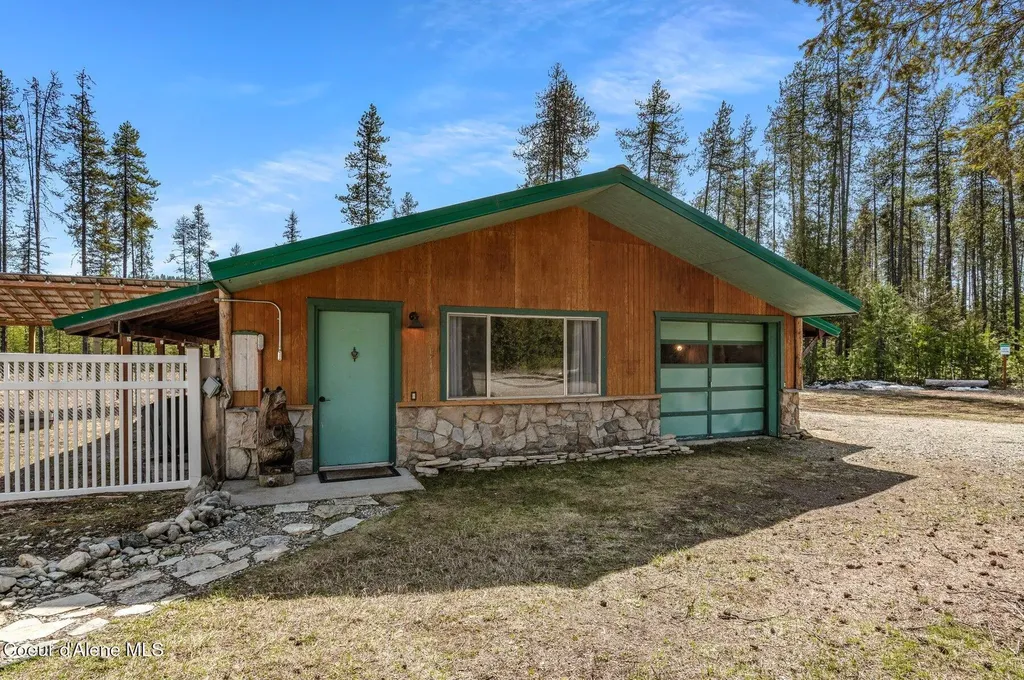 762 Reeder Bay Road Nordman ID 83848