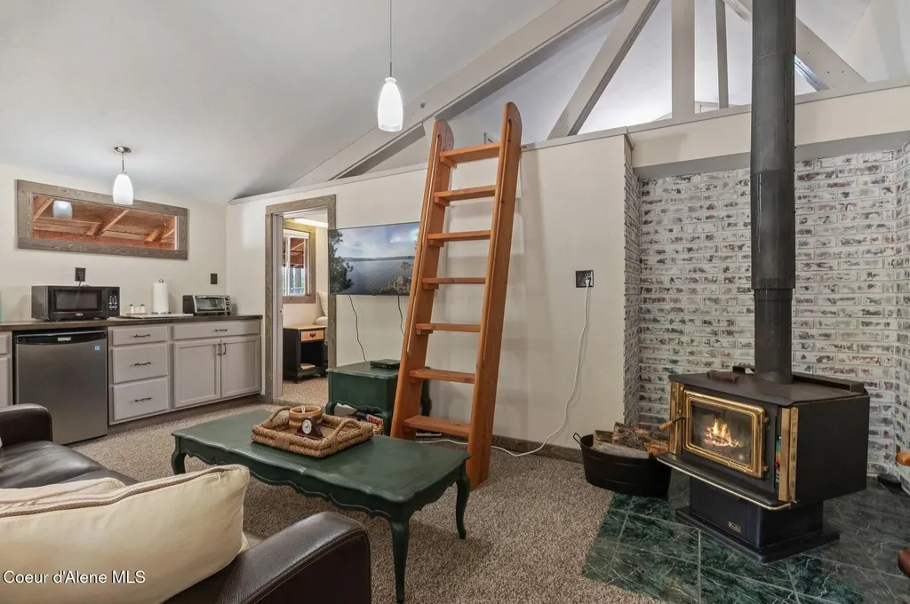 762 Reeder Bay Road Nordman ID 83848