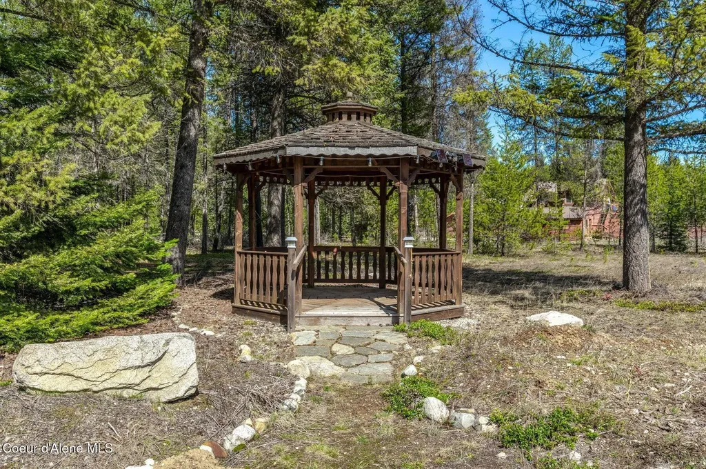 762 Reeder Bay Road Nordman ID 83848