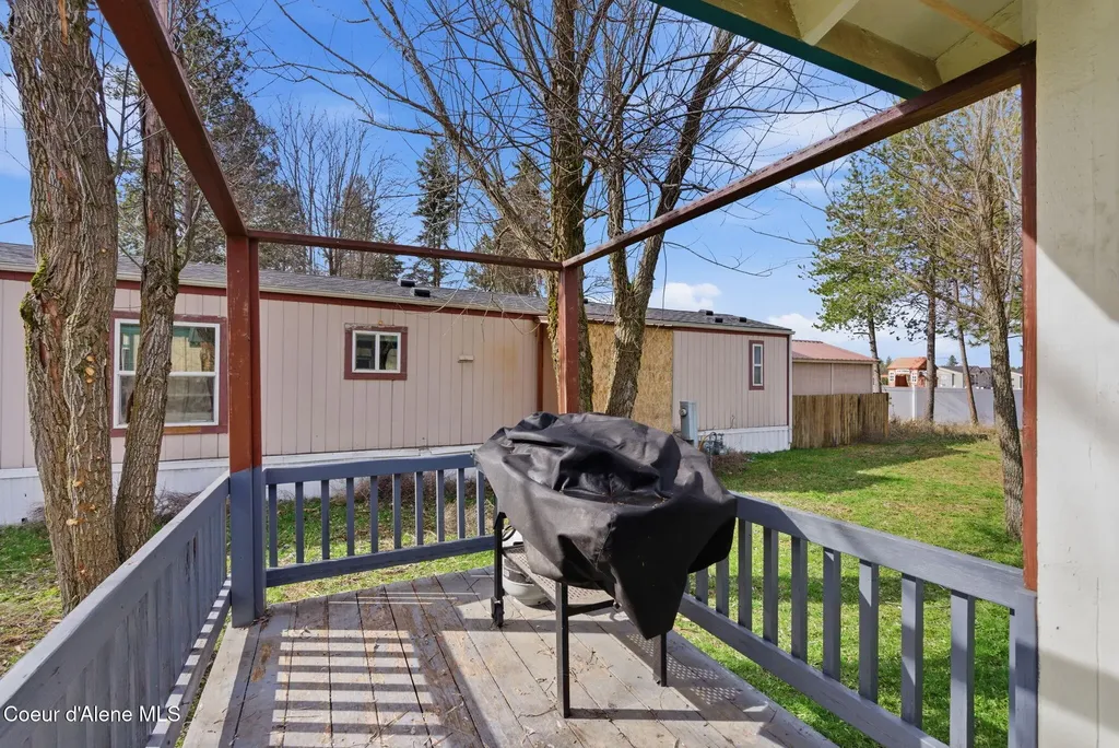 5725 W Highway 53 Rathdrum ID 83858