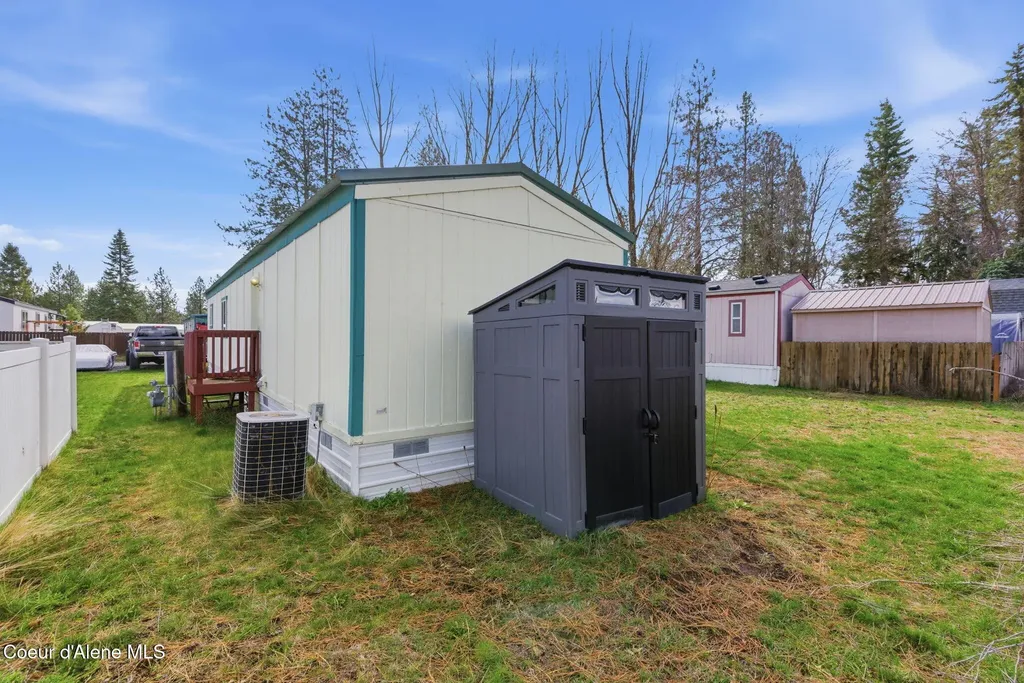 5725 W Highway 53 Rathdrum ID 83858