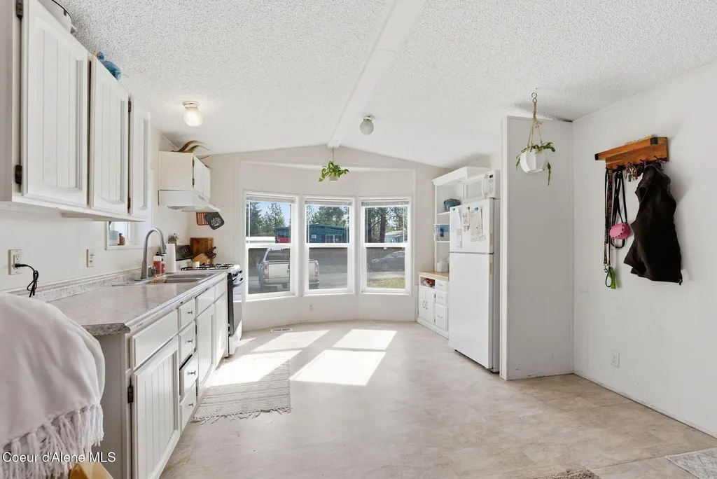5725 W Highway 53 Rathdrum ID 83858