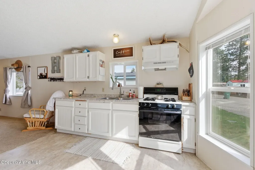 5725 W Highway 53 Rathdrum ID 83858