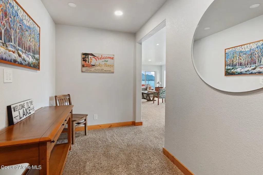 2537 Lakeshore Drive Sagle ID 83860