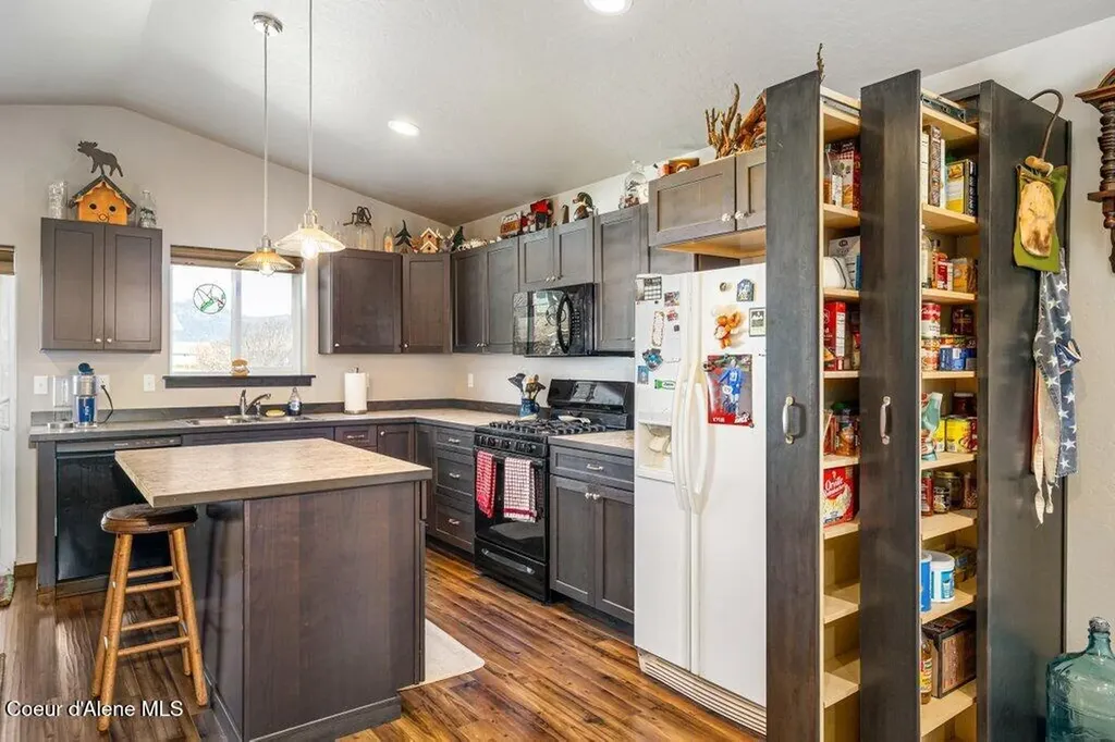 12095 W Wellington Avenue Post Falls ID 83854